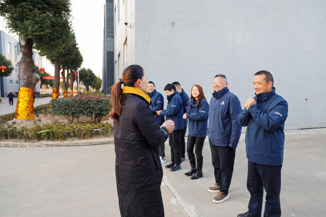 董事長攜高管團(tuán)隊(duì)迎接員工開工大吉，共啟新程
